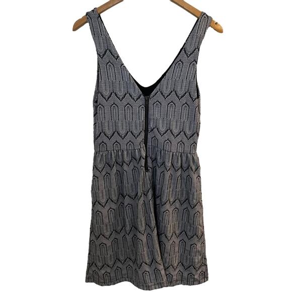 Lucky Brand Women’s Patterned Fit & Flare Dress V-Neck Sleeveless Lined Small - Picture 6 of 9